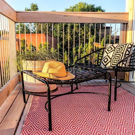 Holiday home Vibrant Two-story For A Unique Glamping Getaway In Santa Fe, New Mexico *
